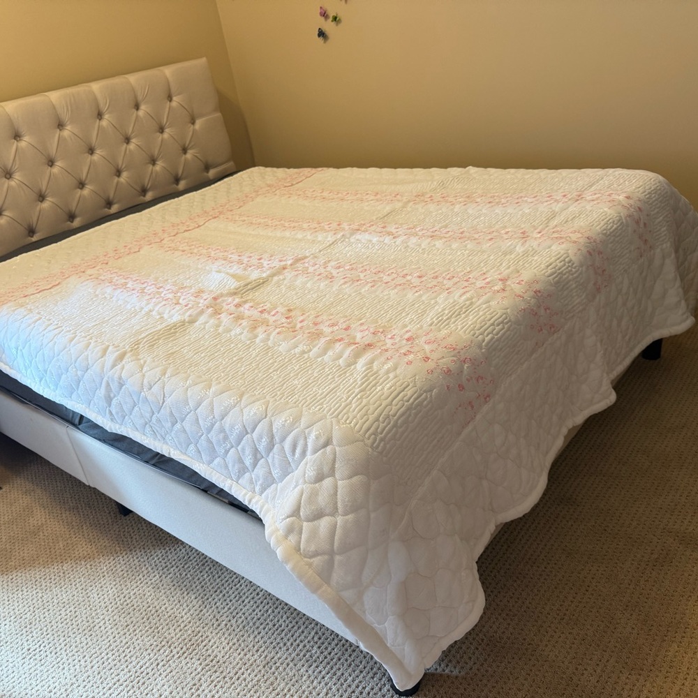 Chic White and Pink Quilted twin comforter